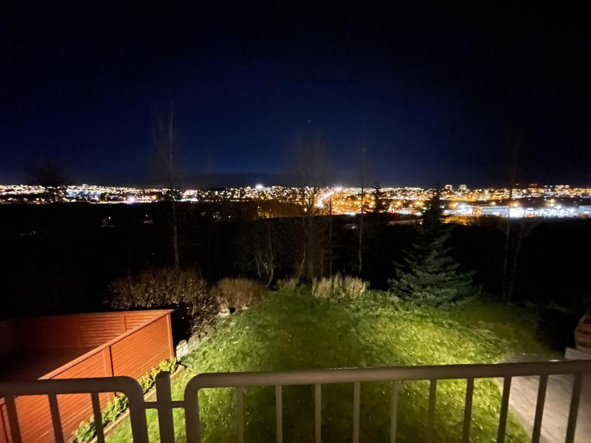 Big Villa Centrally Located In Reykjavík Eksteriør billede